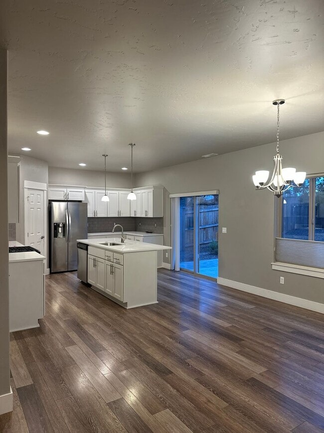 Building Photo - Beautiful home in Mirada!  A must see!