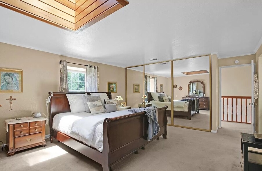 Building Photo - 405 Cunningham Way