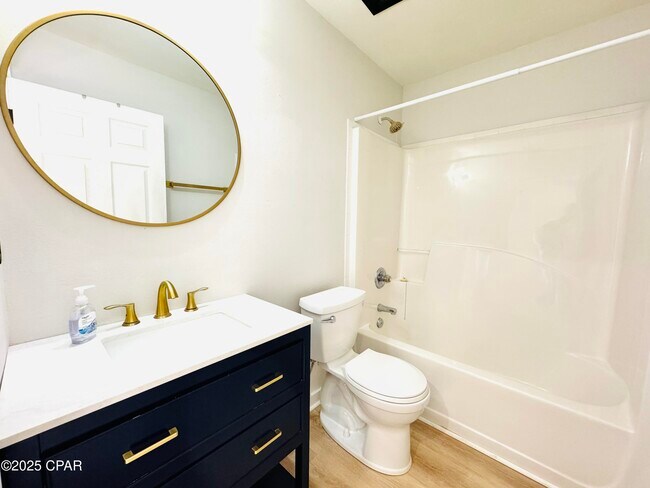 Building Photo - 205 Covington St