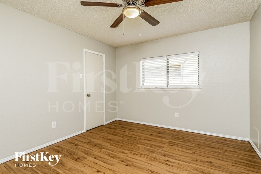 Building Photo - 2661 Claremont Dr