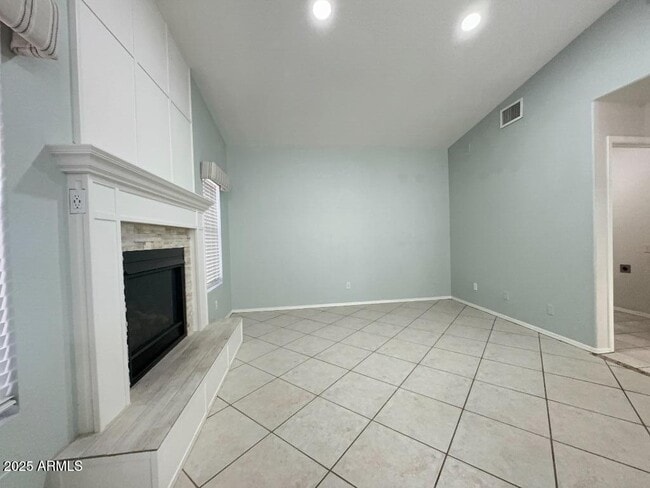 Building Photo - 3876 Camino del Vara