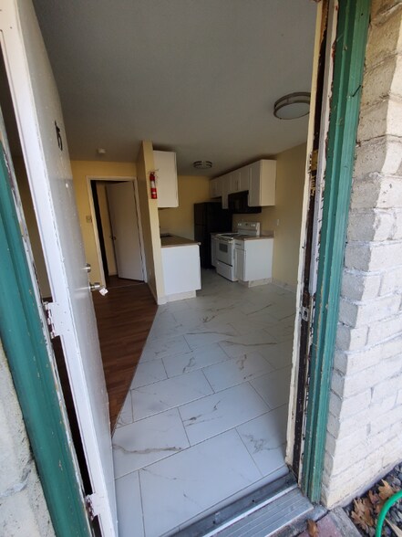 Primary Photo - 3232 94th St S