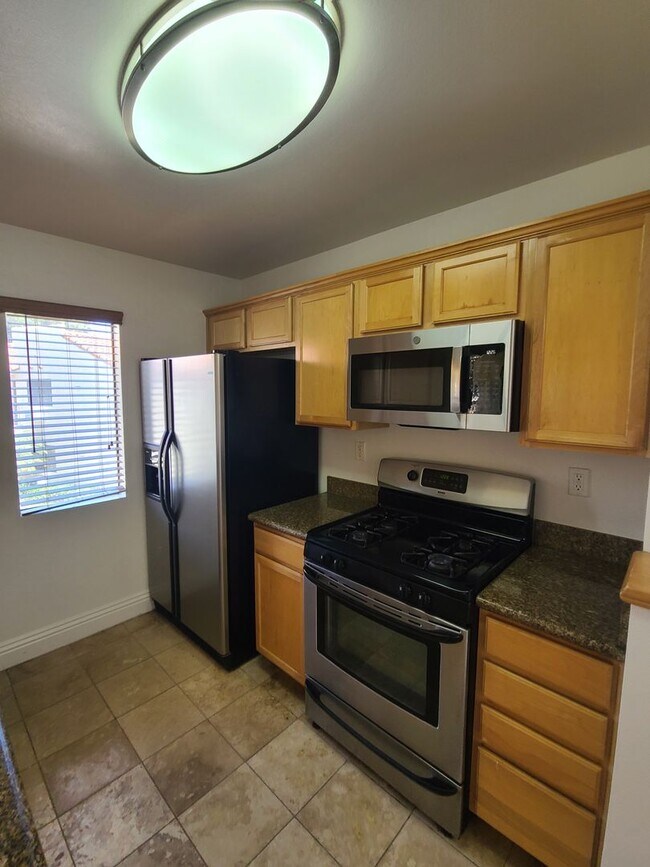 Building Photo - Spacious 2Bd Condo in Mira Mesa with Private Balcony & In-Unit Laundry!