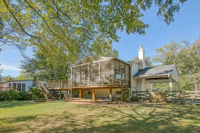Building Photo - 8719 Badger Dr