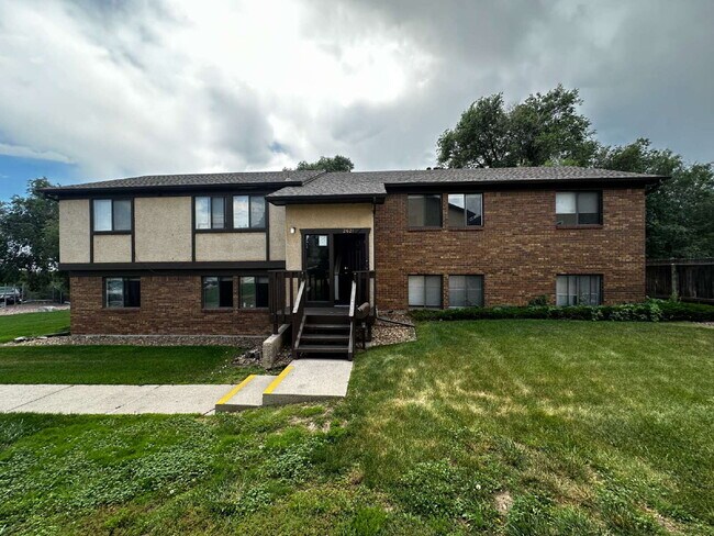 Primary Photo - Available Immediately! Charming 2-Bed Cond...