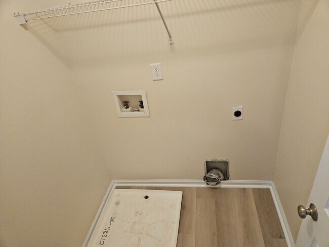 Building Photo - 5217 Anchorage Way