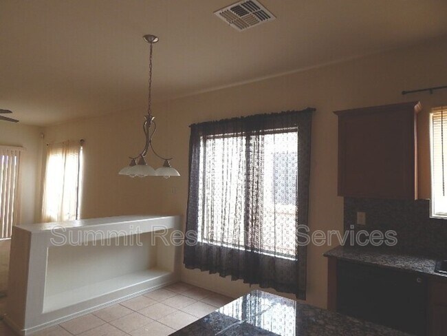 Building Photo - 242 E Corte Rancho Encanto