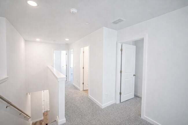 Building Photo - 154 Kingswood Cir
