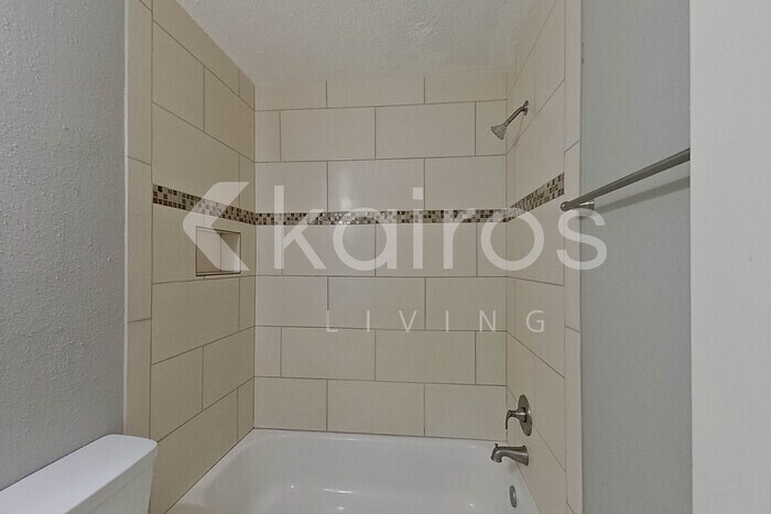 Building Photo - 24138 Landing Way Dr