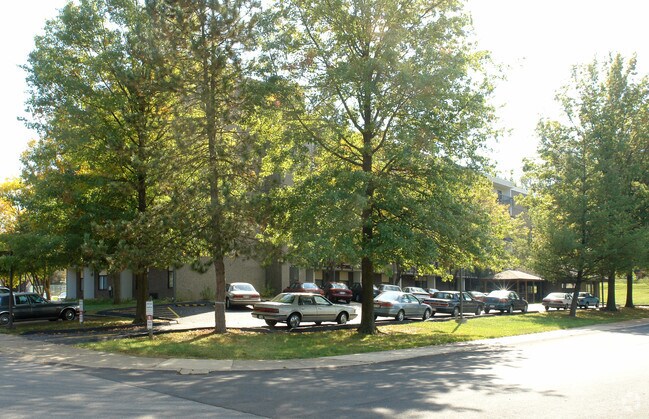 Building Photo - Ceredo Manor