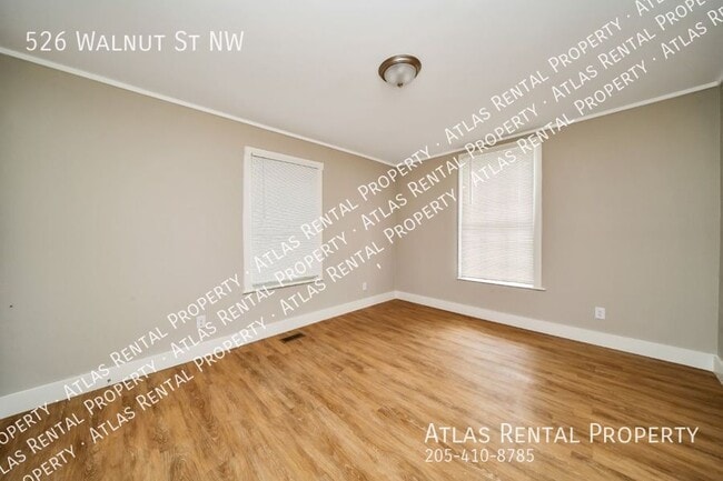 Building Photo - 526 Walnut St NW