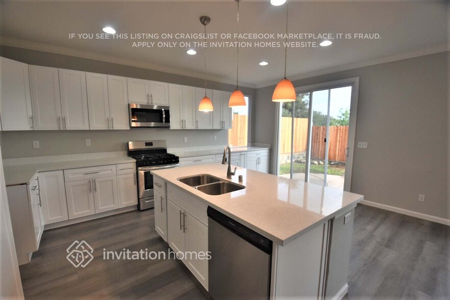 Building Photo - 1120 Villaggio Cir