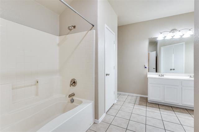 Building Photo - 3729 Verde Dr