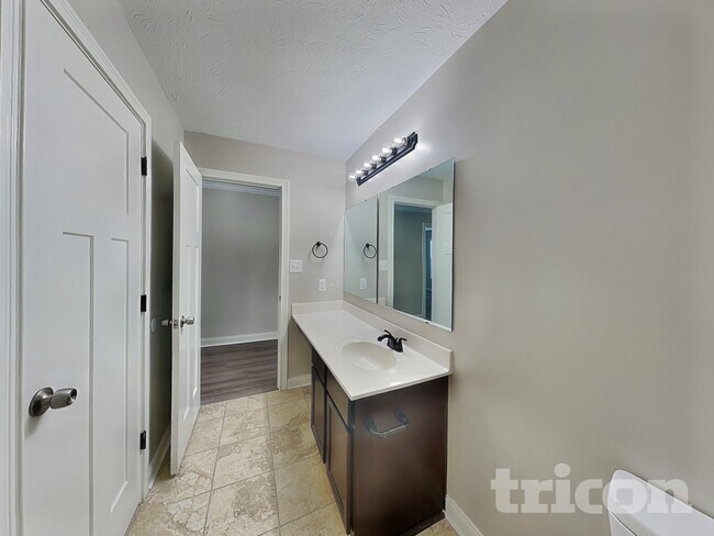 Building Photo - 3345 Deerbrook Dr