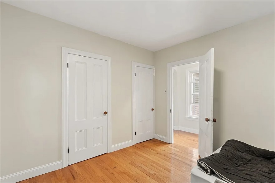 Building Photo - 34 Clinton St