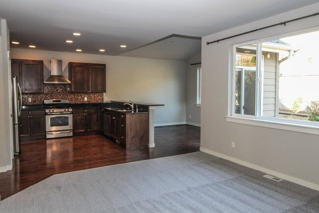 Building Photo - 319 204th St SE