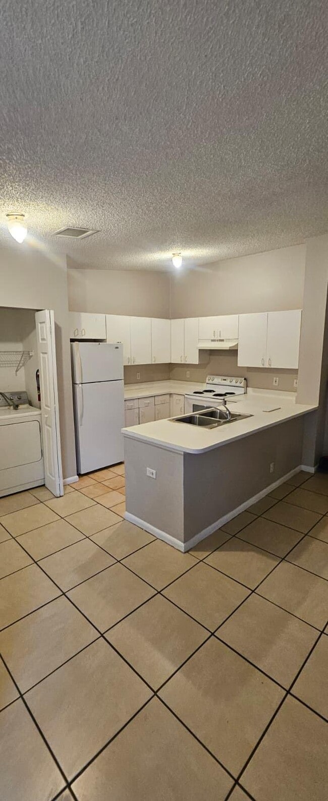Building Photo - 1461 Hawthorne Pl