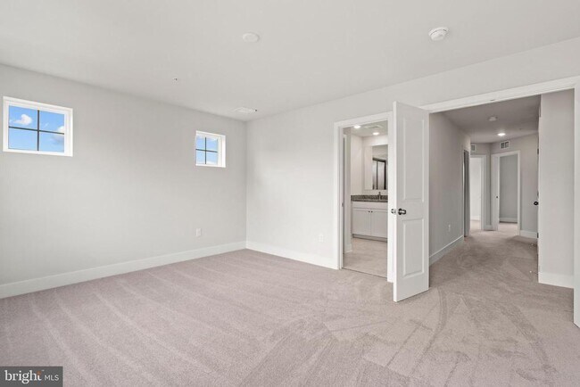 Building Photo - 518 Downswing Rd