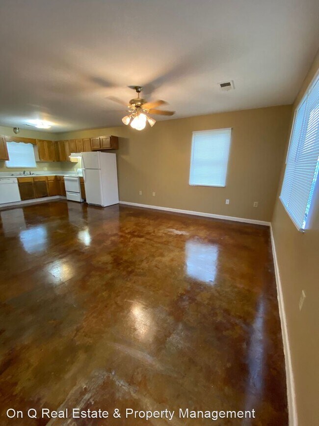 Building Photo - 2 br, 1 bath House - 391 Brian