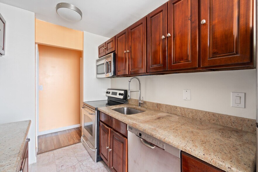 Building Photo - 200 Winston Dr