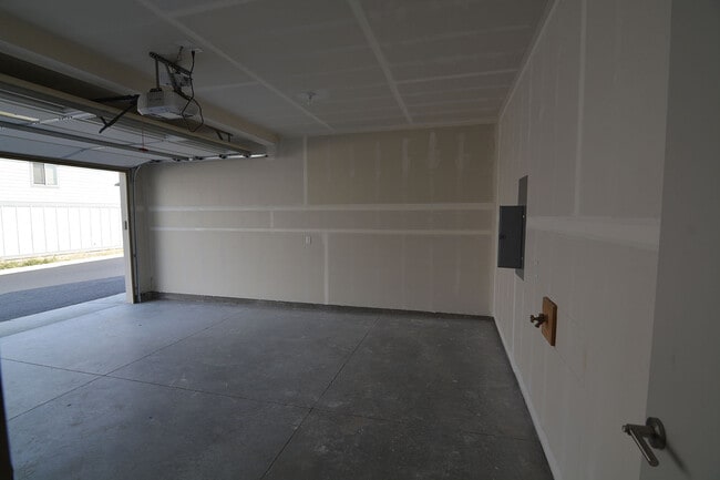Building Photo - Luxury Condo, Center of Bozeman