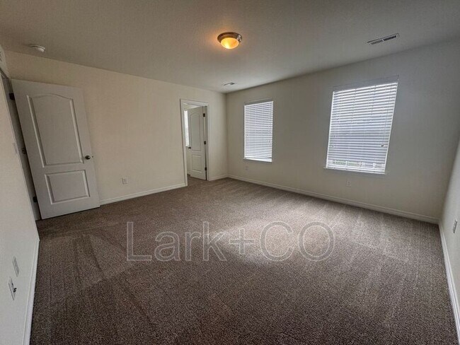 Building Photo - 629 Sundance Cir