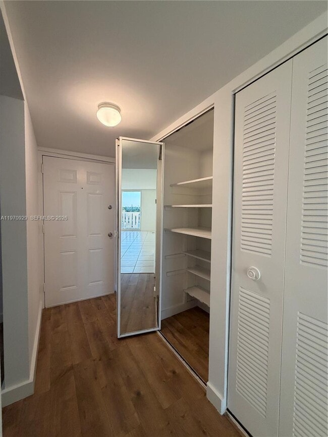 Building Photo - 7900 Tatum Waterway Dr