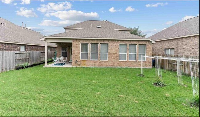 Building Photo - 17419 Woodfalls Ln