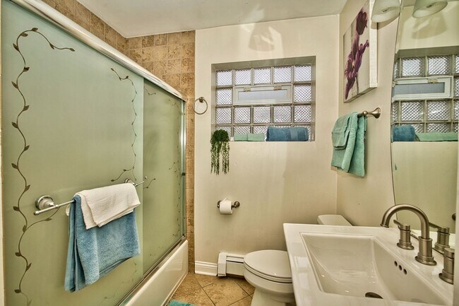 Building Photo - 5200 Madison St