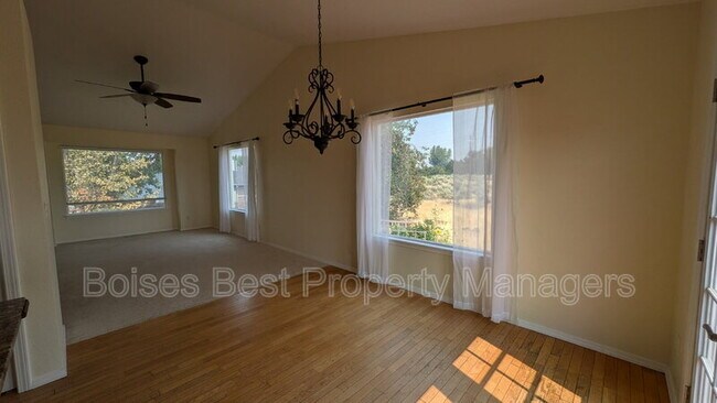 Building Photo - 5734 S Hollyhock Pl