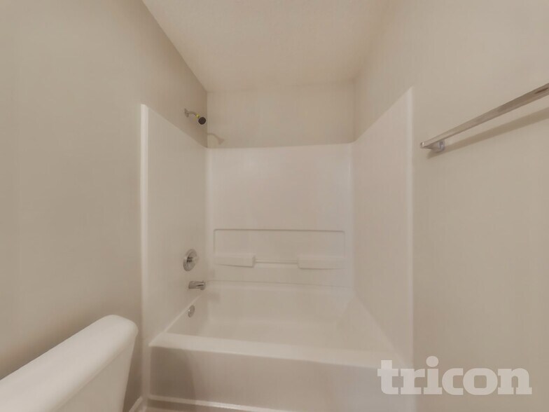 Building Photo - 133 Revere Turn