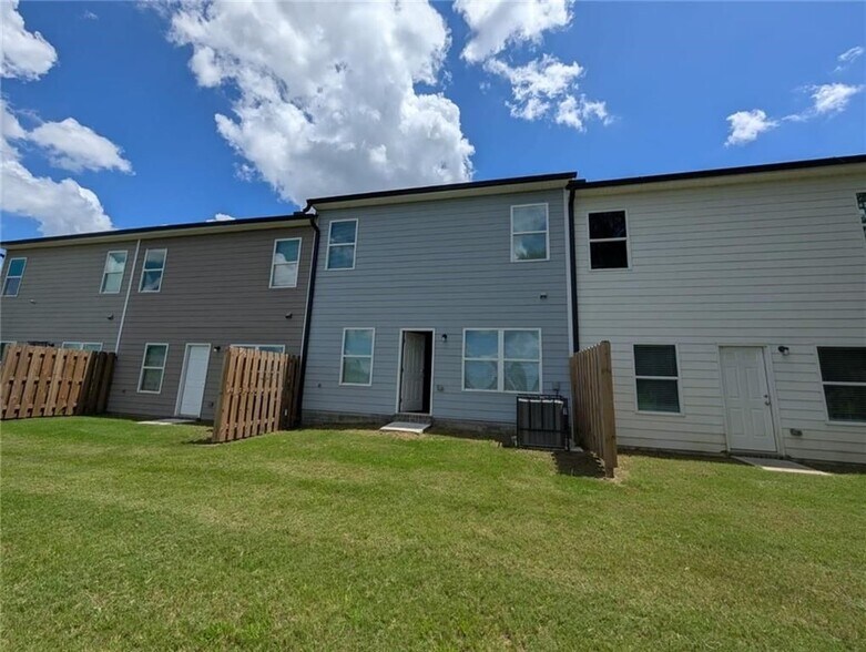 Building Photo - 102 Brexley Dr