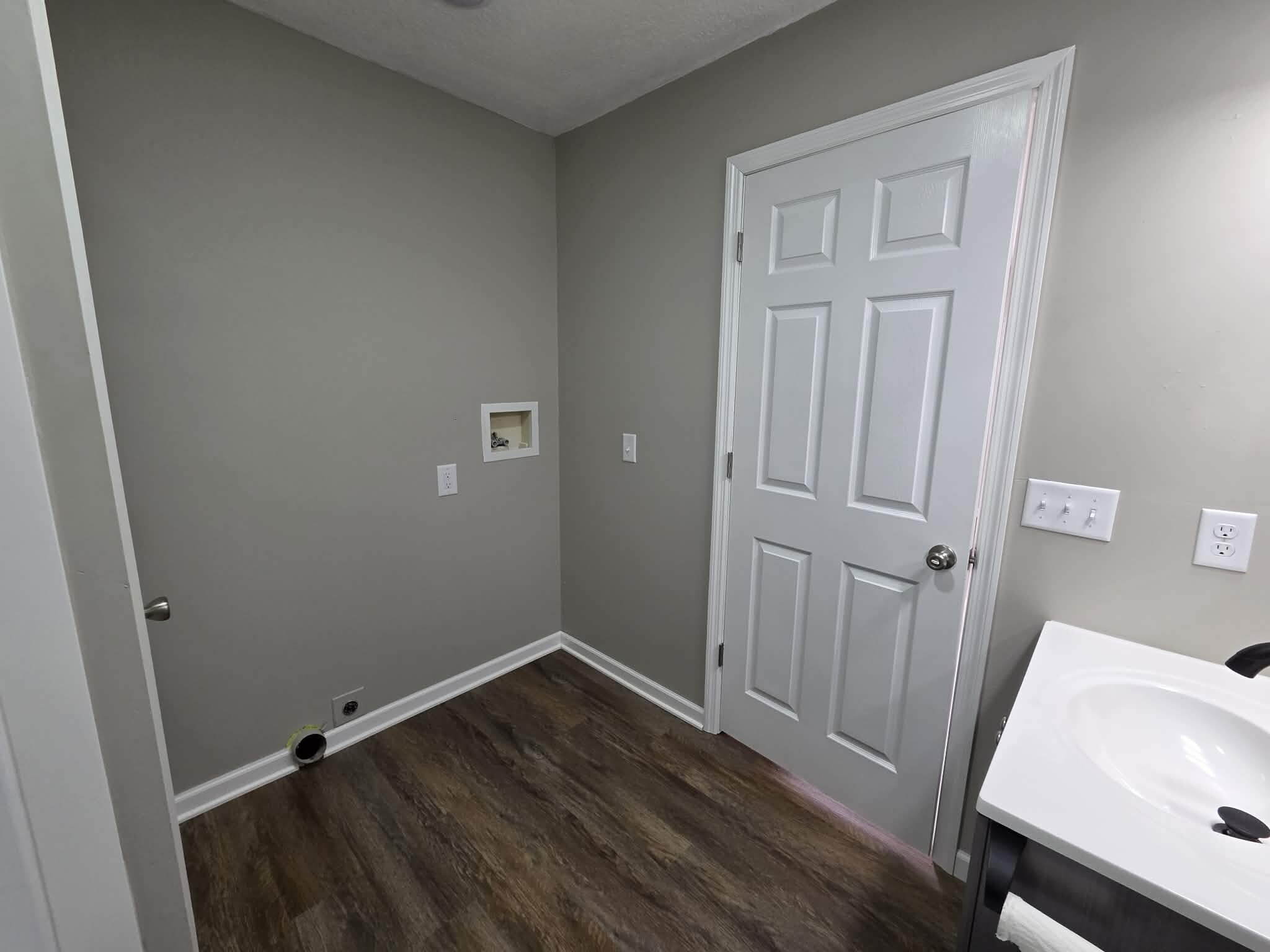 Building Photo - 1674 Ridgeview Ct