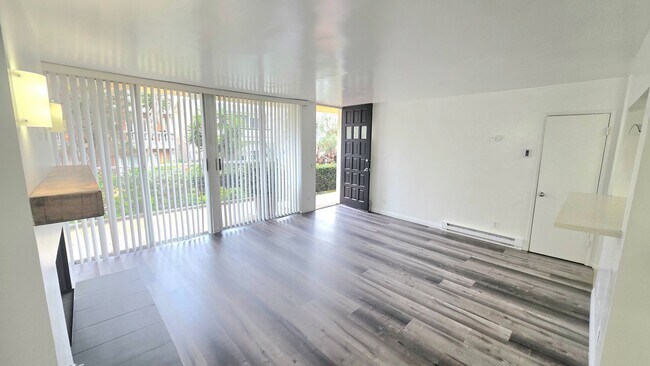 Building Photo - MR0021 (RUBS)