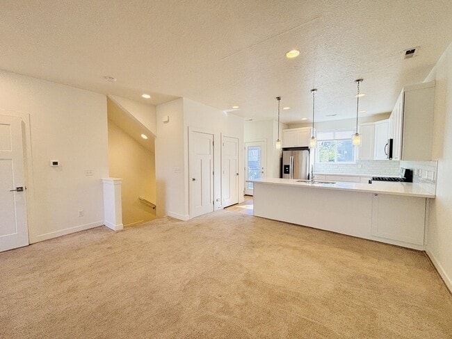 Building Photo - 3883 Komenda Ct