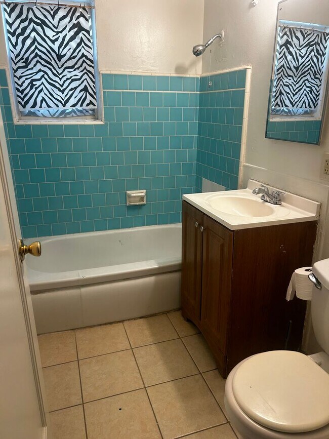 Building Photo - 3361 E McKinley Ave