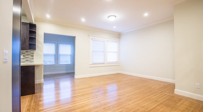 Building Photo - 1449 Page St