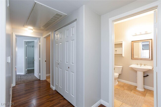 Building Photo - 9330 W Maule Ave
