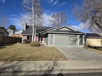 Building Photo - 443 Lincoln Cir