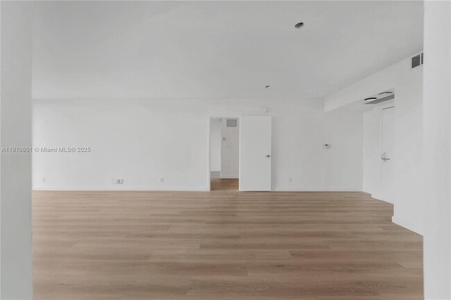 Building Photo - 780 NE 69th St