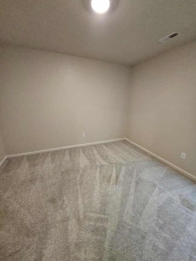 Building Photo - 109 Avalor Dr