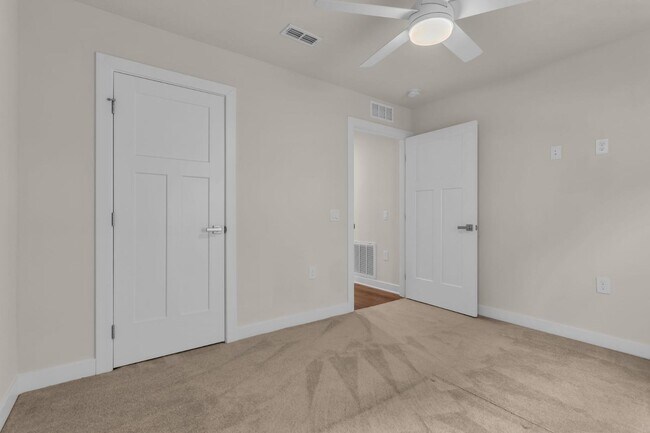 Building Photo - 767 Cottage Dr