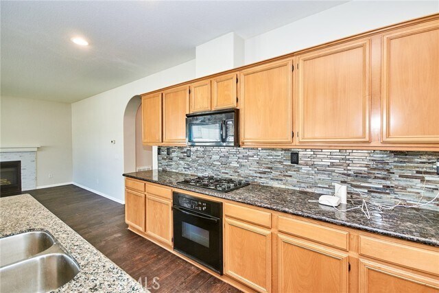 Building Photo - 1213 Sandy NK
