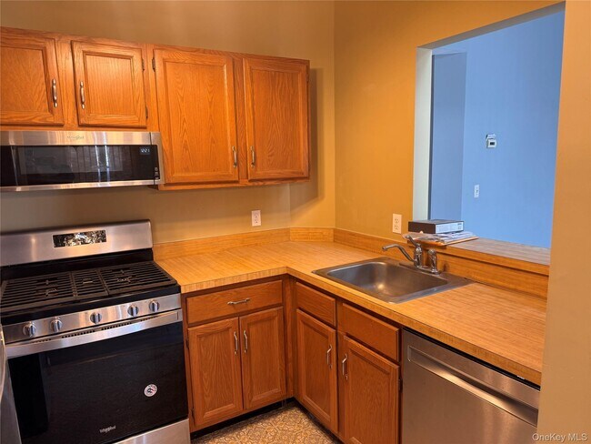 Building Photo - 4 Lexington Hills Rd