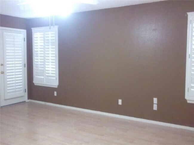 Building Photo - 7680 Dianjou Dr