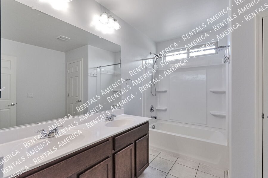 Building Photo - 8518 W Pelican Pl