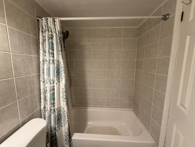 Building Photo - 335 Durham Cir