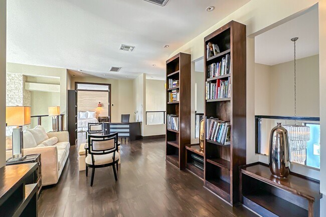 Building Photo - 11470 Dona Evita Dr