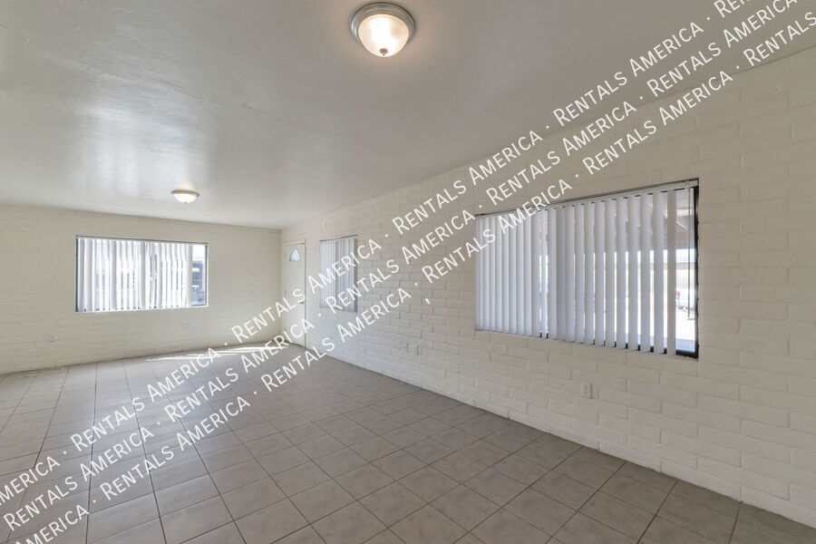 Building Photo - 7051 S 6th Ave