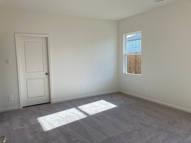 Building Photo - 3 bedroom house in Forney